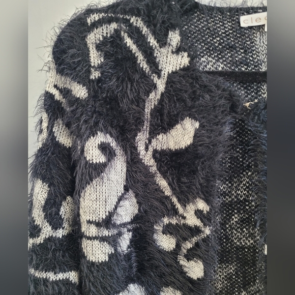 Cleo eyelash black and white Cardigan-XS - Picture 3 of 4
